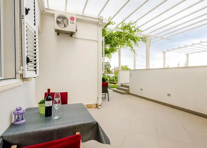 Apartament Miracle - With Terrace And View *